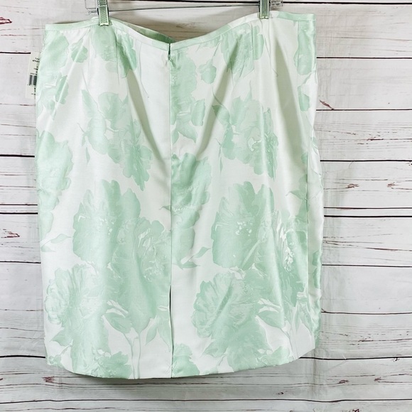 Tahari Asl 2PC Skirt Suit Green Floral Size 18W - Picture 6 of 9